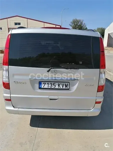 Usado Mercedes Viano 150 CV (110 kW) 2010 Marrón Monovolumen