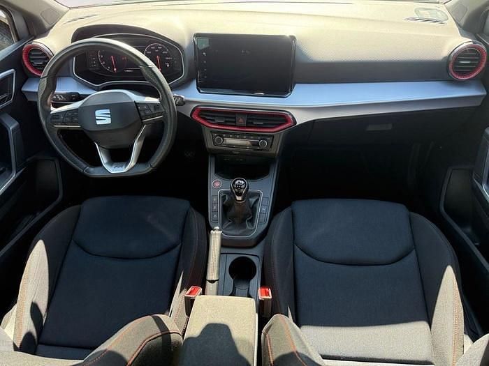 Usado Seat Ibiza FR 110 CV (80 kW) 2023 Gris / plata Utilitario