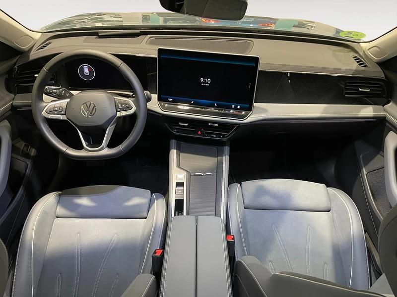 Usado VW Passat Business 150 CV (110 kW) 2024 Verde Familiar