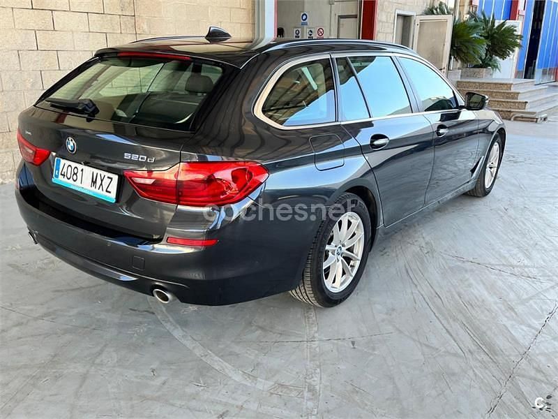 Usado BMW 520 190 CV (139 kW) 2018 Negro Familiar