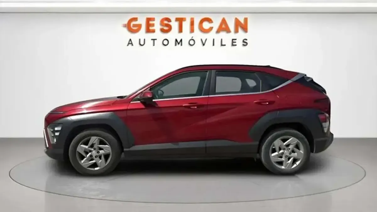 Usado Hyundai Kona 120 CV (88 kW) 2024 Rojo SUV
