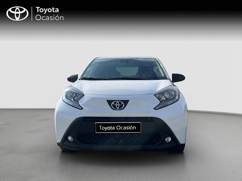 Usado Toyota Aygo X Play 72 CV (52 kW) 2024 Blanco SUV