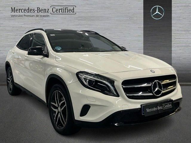 Usado Mercedes GLA220 177 CV (130 kW) 2017 Blanco cirro SUV