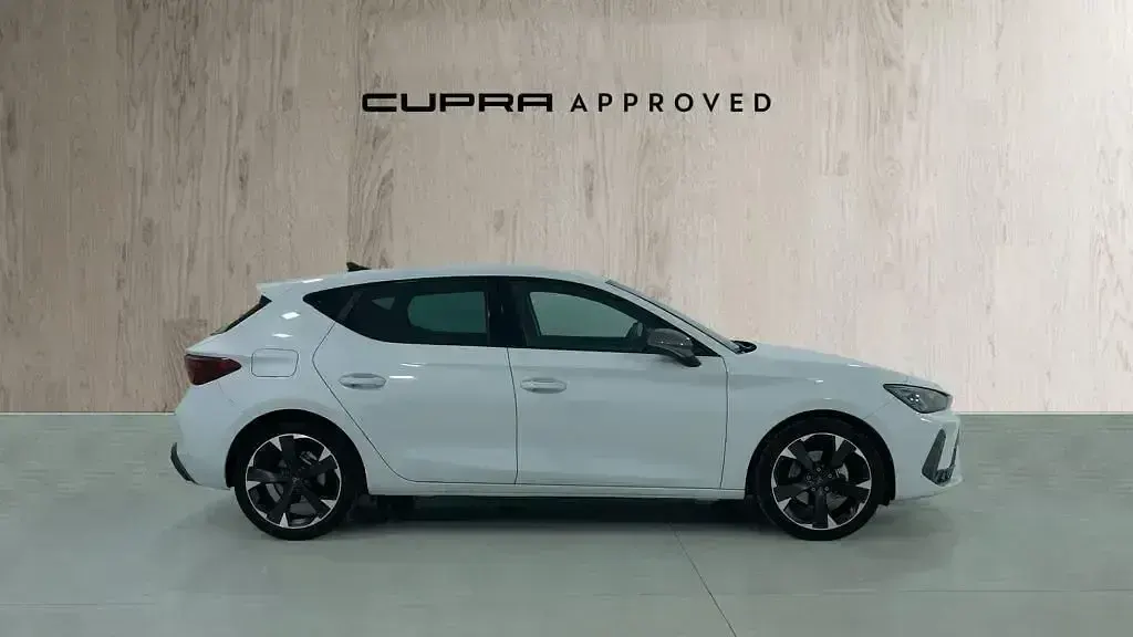 Usado Cupra Leon 150 CV (110 kW) 2025 Blanco
