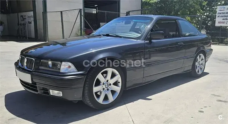 Usado BMW 325 Comfort Edition 190 CV (139 kW) 1992 Negro Coupe