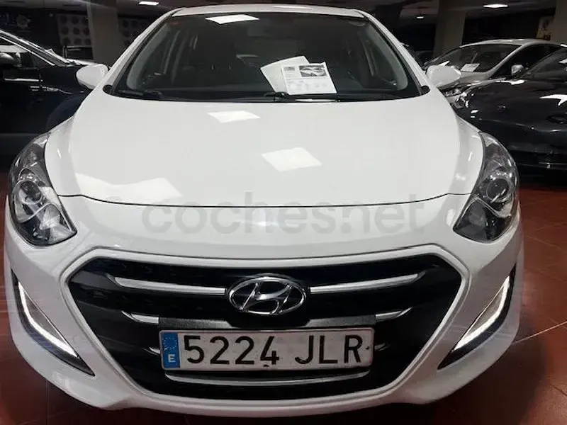 Usado Hyundai i30 GO! 136 CV (100 kW) 2016 Blanco Berlina