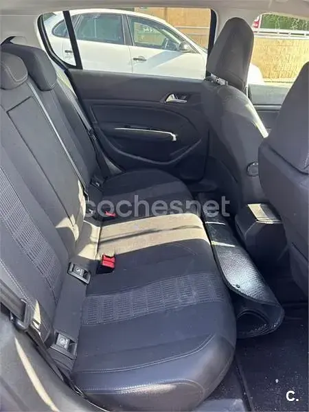 Usado Peugeot 308 Allure 130 CV (95 kW) 2019 Azul Berlina