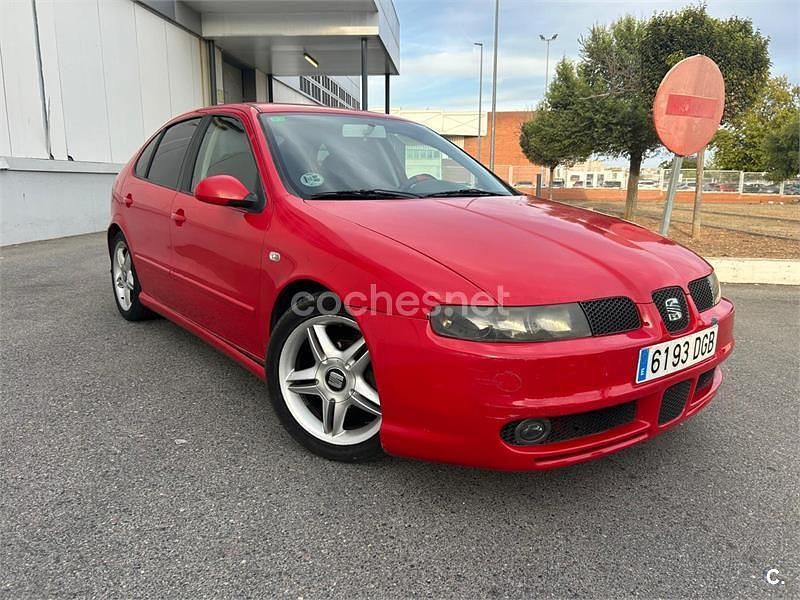 Rojo Usado 2005 Seat Leon Sport Berlina | 3400 € (Precio justo) - Imagen 1/4