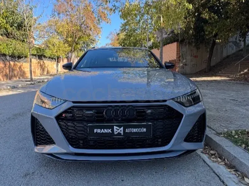 Usado Audi RS6 600 CV (441 kW) 2021 Gris / plata Familiar