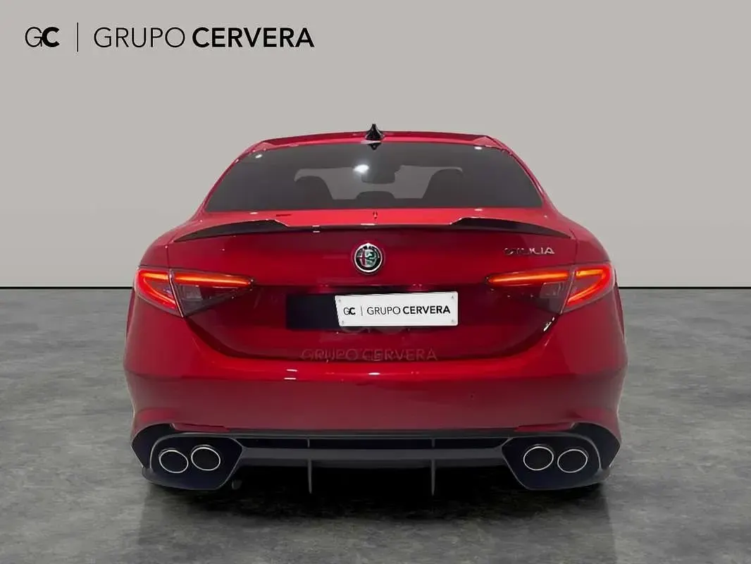 Nuevo Alfa Romeo Giulia Quadrifoglio 519 CV (381 kW) 2026 Rojo Berlina