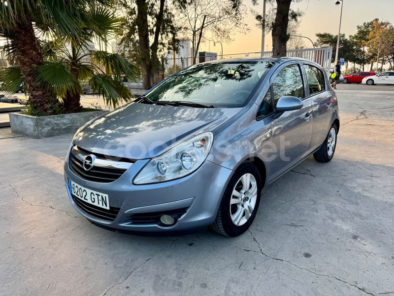 Gris / plata Usado 2010 Opel Corsa Berlina | 5900 € (Precio justo) - Imagen 1/4