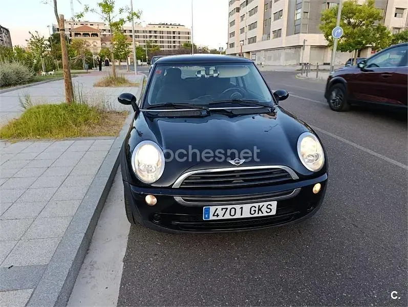 Usado Mini ONE 90 CV (66 kW) 2005 Negro Utilitario