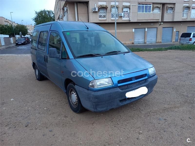 Usado Fiat Ulysse S 92 CV (67 kW) 1999 Azul Monovolumen