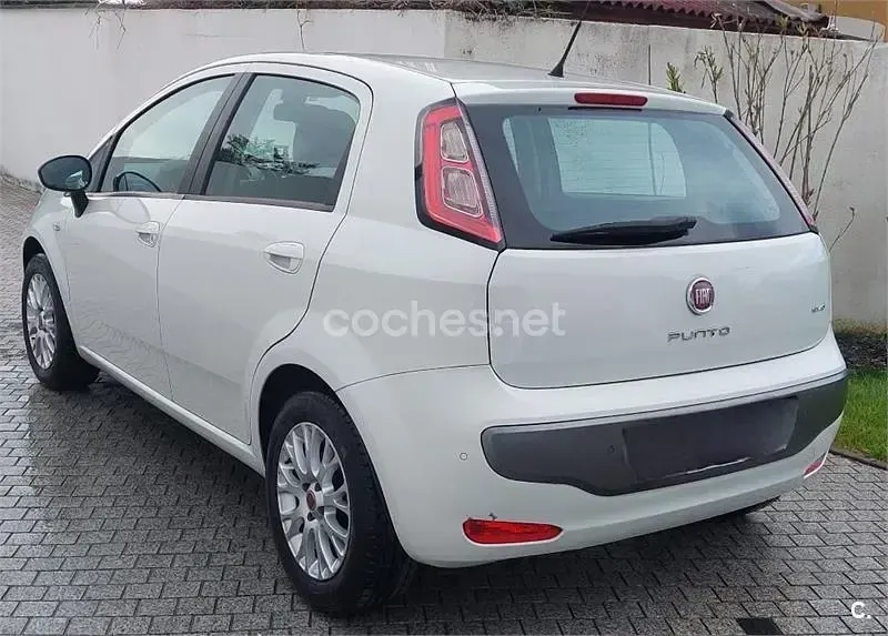 Używany Fiat Punto Evo Dynamic 105 KM (77 kW) 2010 Biały Hatchback