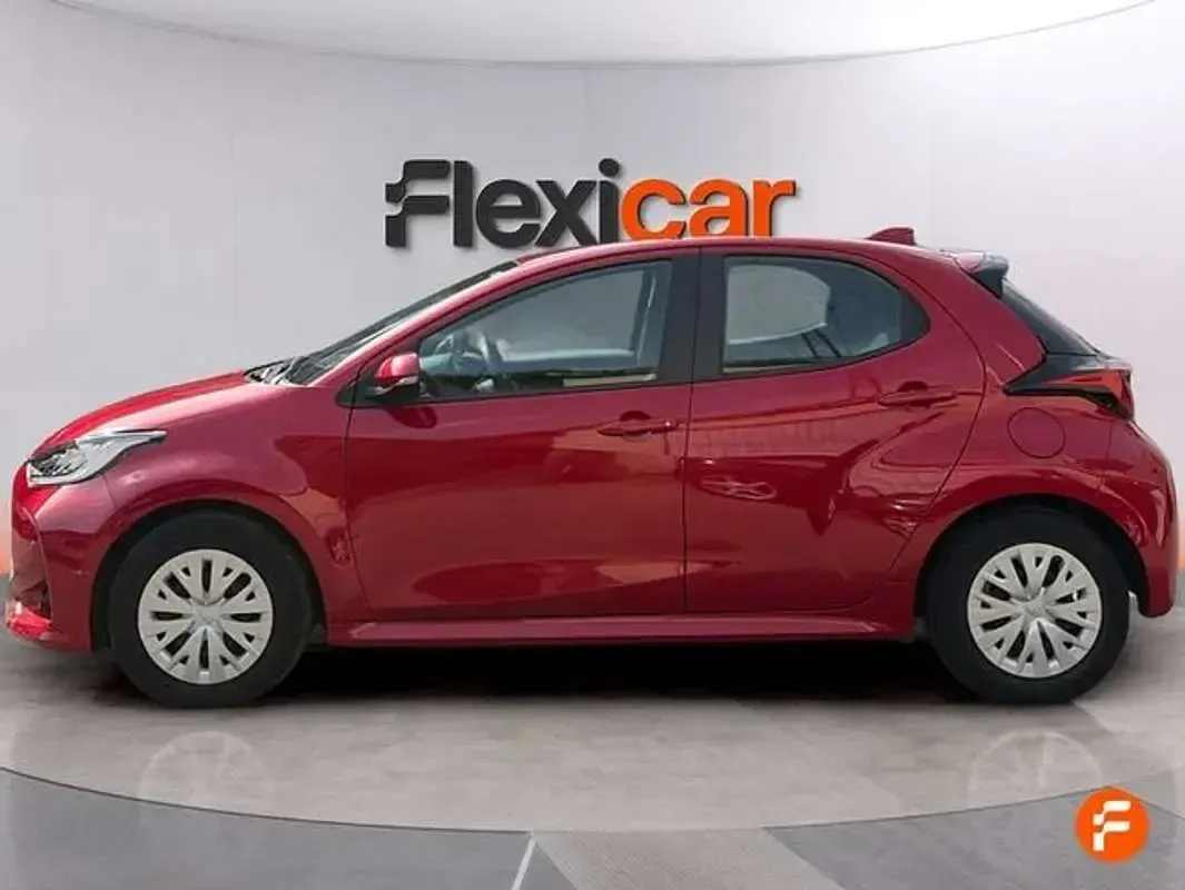 Usado Toyota Yaris Active 116 CV (85 kW) 2023 Burdeos Utilitario
