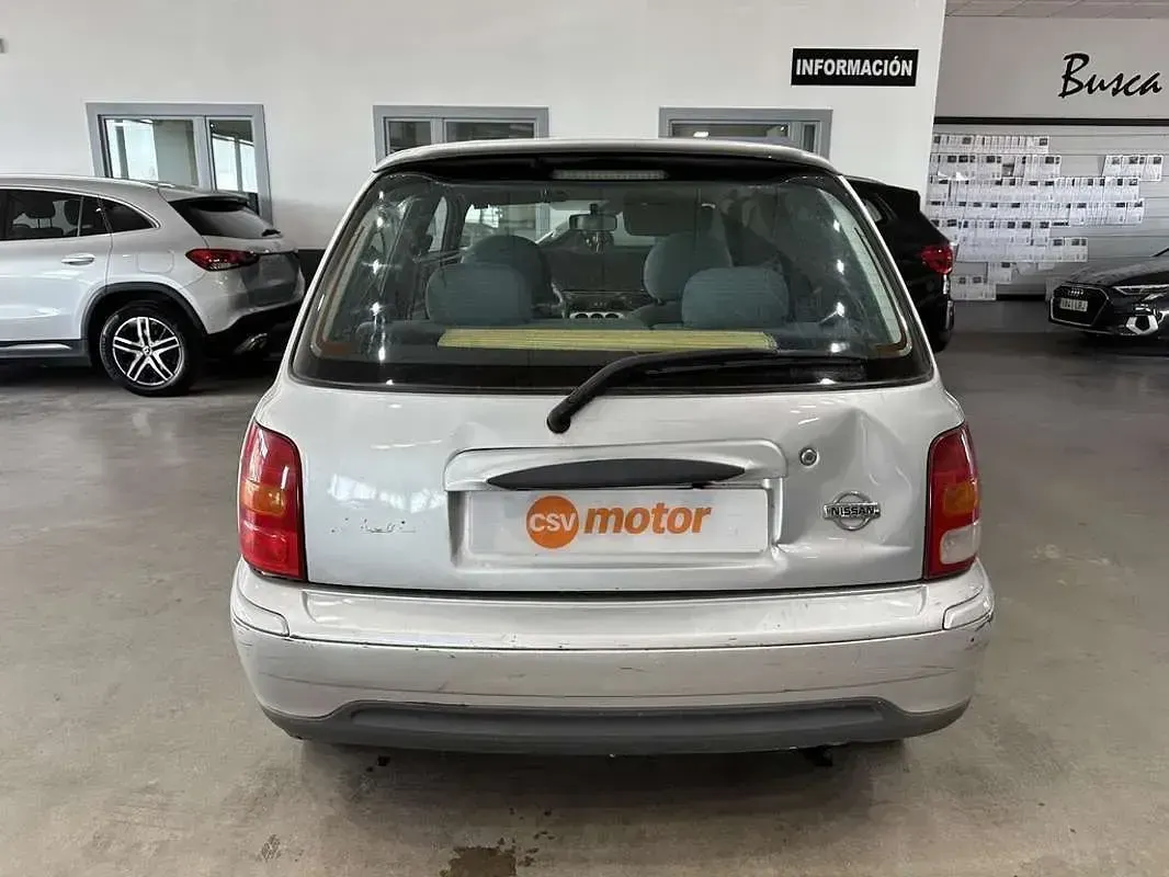 Usado Nissan Micra Visia 65 CV (47 kW) 2003 Gris / plata Utilitario