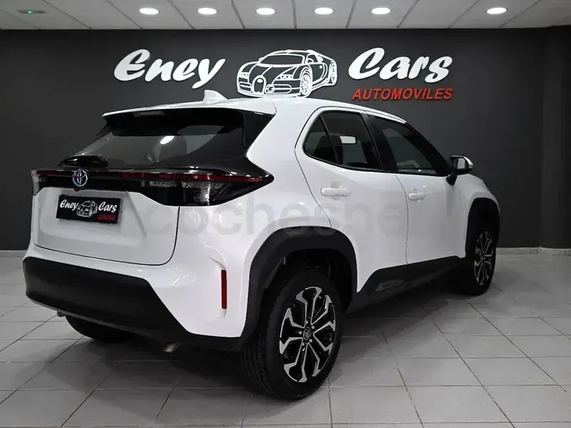 Usado Toyota Yaris Cross Active 116 CV (85 kW) 2024 Blanco SUV