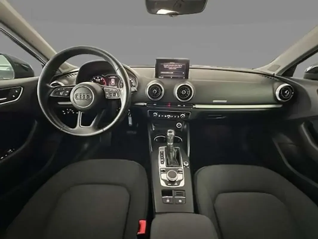 Begagnad Audi A3 116 HK (85 kW) 2019 Svart Sedan