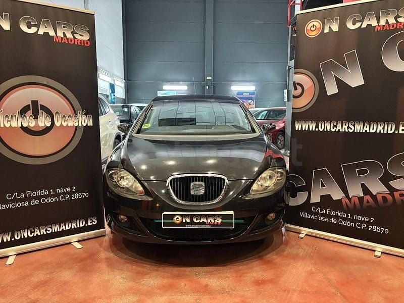 Usado Seat Leon Stylance 105 CV (77 kW) 2007 Negro Utilitario