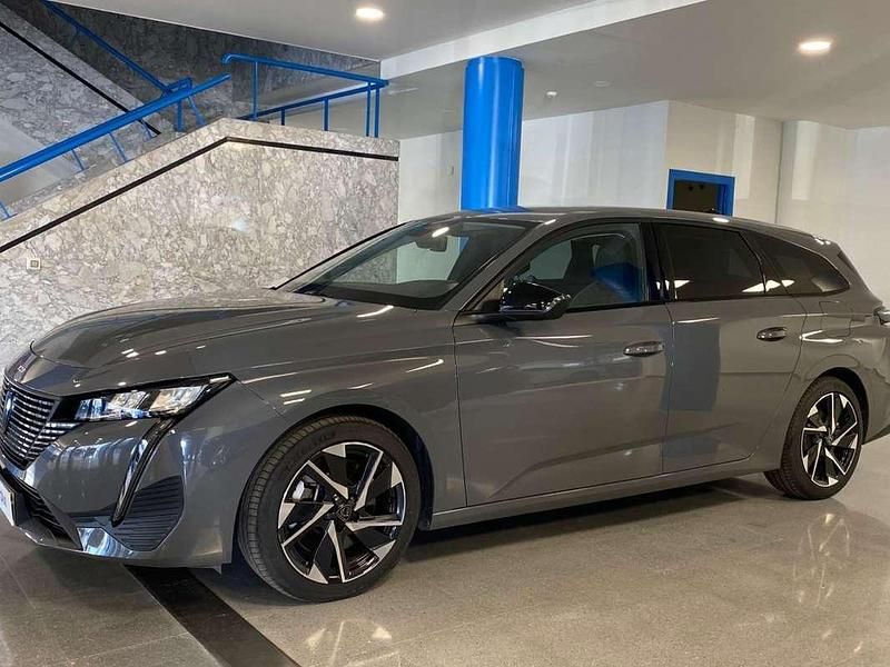 Usado Peugeot 308 SW Allure 179 CV (131 kW) 2024 Gris Familiar