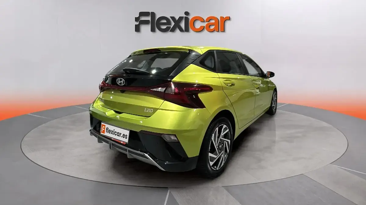 Usado Hyundai i20 101 CV (74 kW) 2024 Verde Utilitario