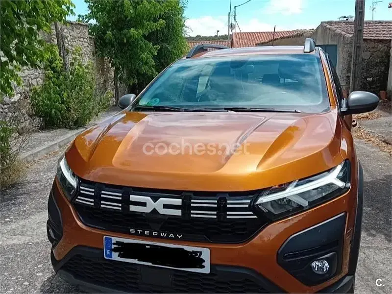 Usado Dacia Sandero Essentiel 91 CV (66 kW) 2022 Naranja Berlina