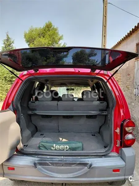 Usado Jeep Cherokee Sport 163 CV (119 kW) 2006 Rojo SUV