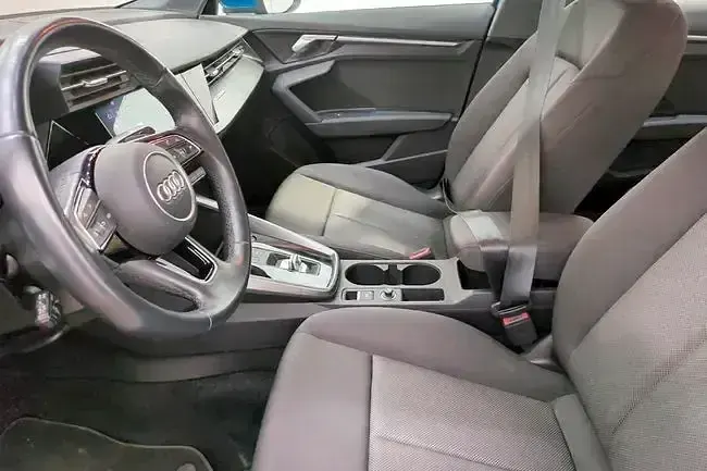Usado Audi A3 Advanced Plus 110 CV (80 kW) 2022 Azul Berlina