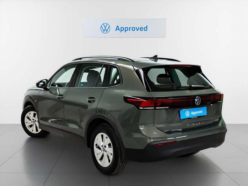 Usado VW Tiguan 131 CV (96 kW) 2024 Verde SUV