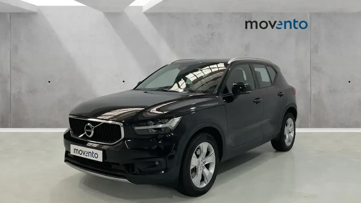 Usado Volvo XC40 Momentum 197 HP (144 kW) 2021 Preto SUV