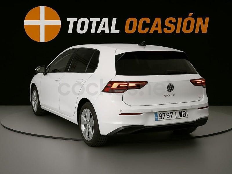 Usado VW Golf VIII 110 CV (80 kW) 2022 Blanco Berlina