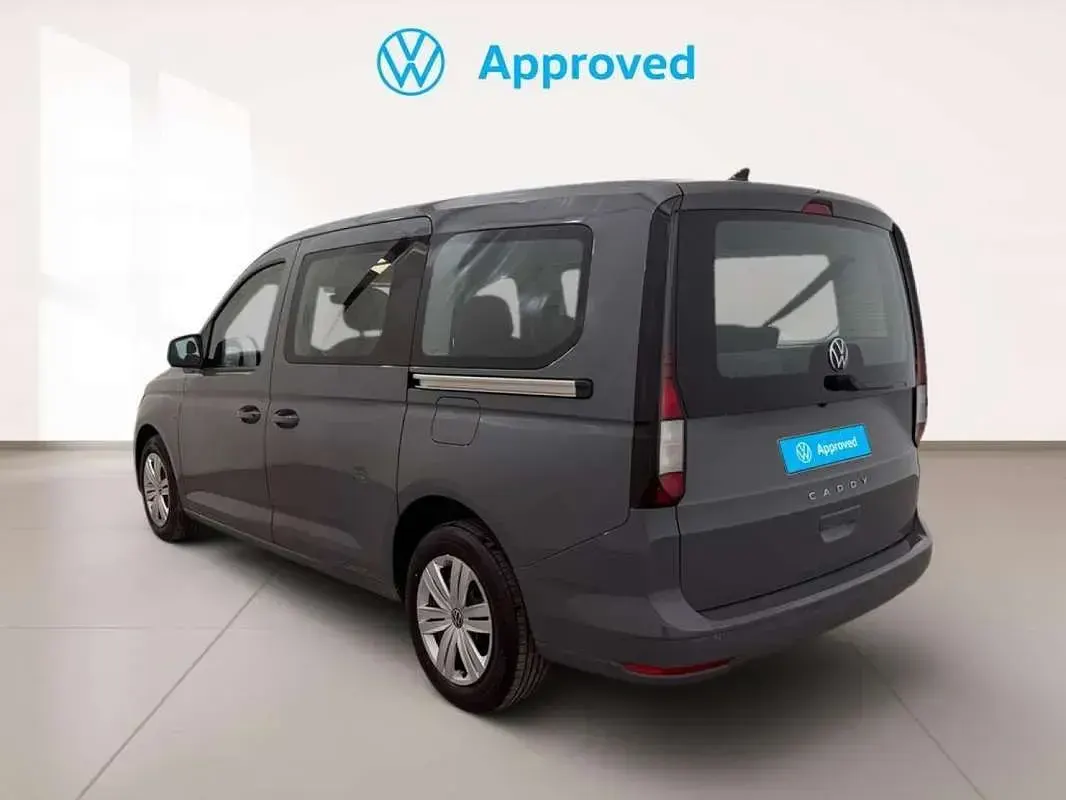 Usado VW Caddy Maxi 116 CV (85 kW) 2025 Gris Monovolumen