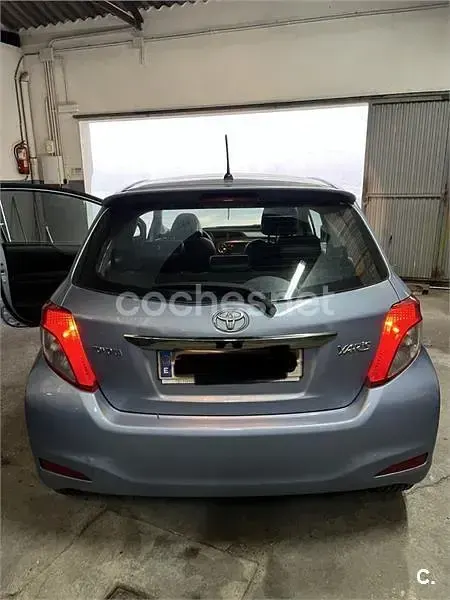 Usado Toyota Yaris Sport 90 CV (66 kW) 2012 Azul Utilitario