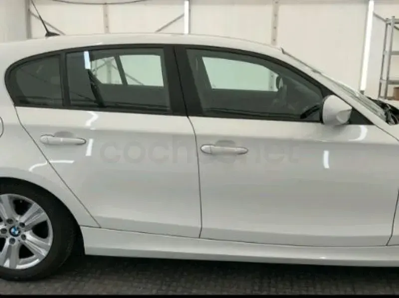 Usado BMW 116 Advantage 122 CV (89 kW) 2011 Blanco Utilitario
