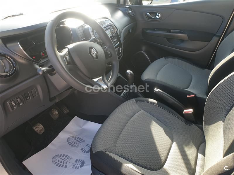 Usado Renault Captur Zen 90 CV (66 kW) 2015 Gris / plata SUV