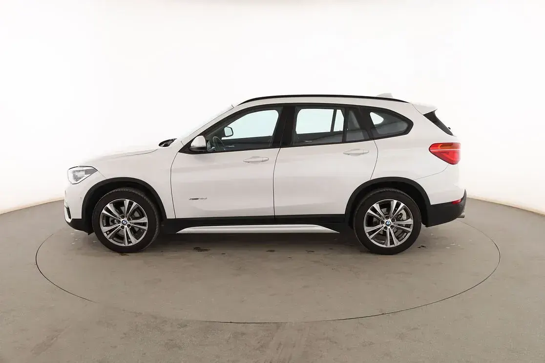 Usado BMW X1 Comfort Edition 150 CV (110 kW) 2016 Blanco SUV