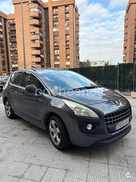 Usado Peugeot 3008 Style 112 CV (82 kW) 2012 Gris / plata Familiar