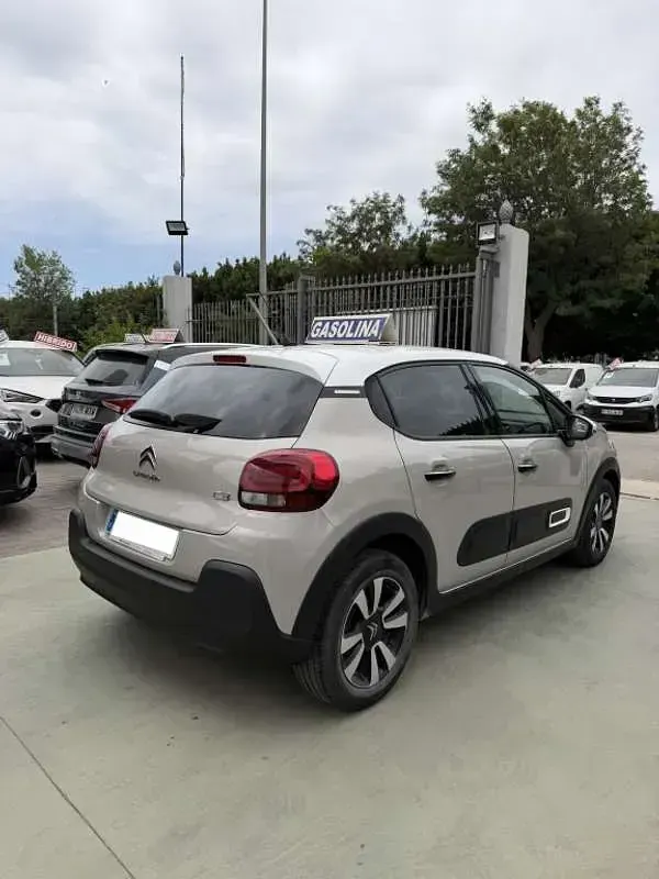 Usado Citroën C3 PureTech 82 CV (60 kW) 2023 Beige Utilitario