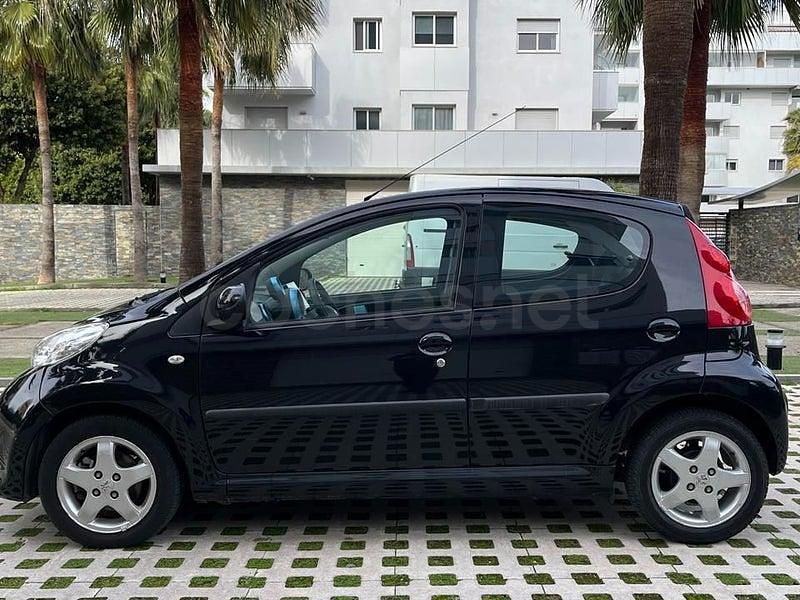Usado Peugeot 107 68 CV (50 kW) 2009 Negro Utilitario