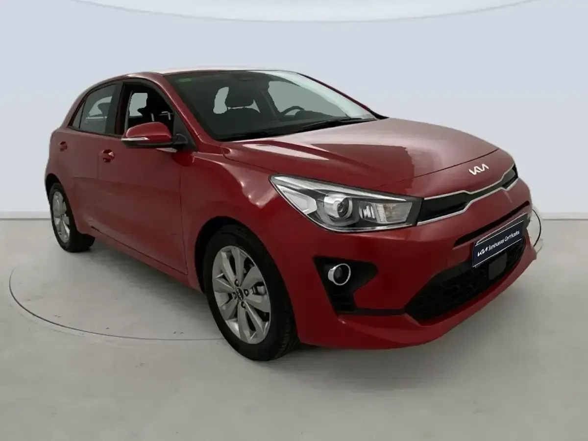 Usado Kia Rio 84 CV (61 kW) 2022 Rojo