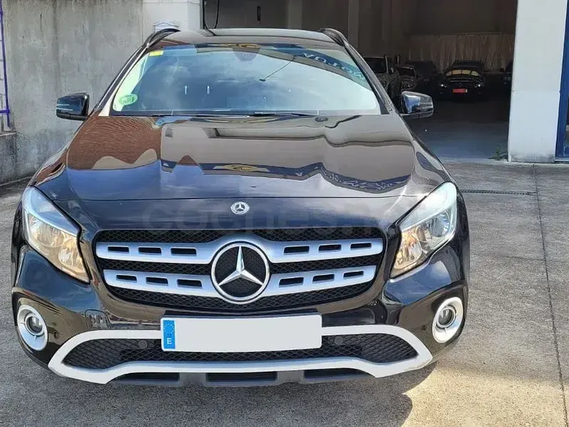 Usado Mercedes GLA200 136 CV (100 kW) 2018 Negro SUV