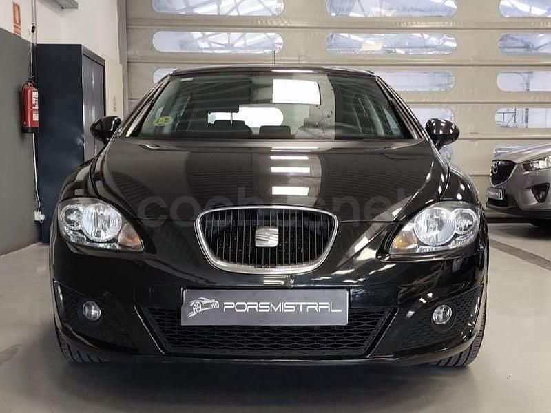 Usado Seat Leon Copa 90 CV (66 kW) 2011 Negro Utilitario