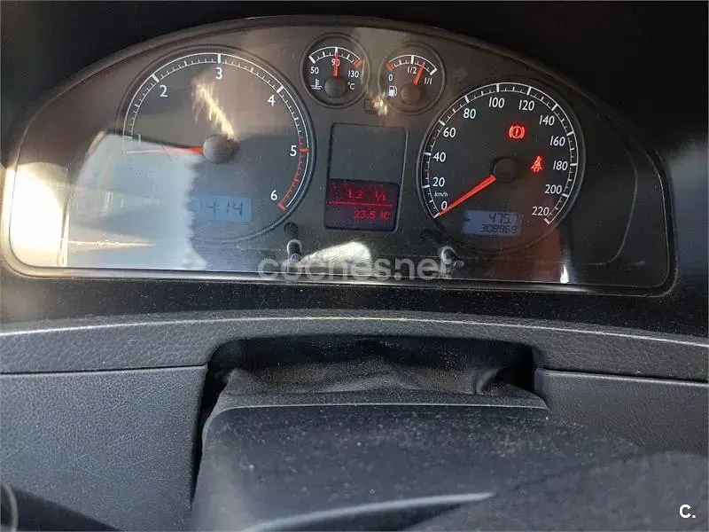 Usado VW Multivan Comfortline 130 CV (95 kW) 2006 Azul Monovolumen