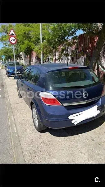 Usado Opel Astra Enjoy 90 CV (66 kW) 2004 Azul Berlina