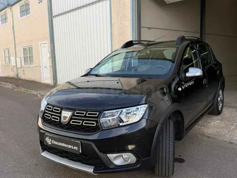 Usado Dacia Sandero Essentiel 75 CV (55 kW) 2019 Negro Berlina