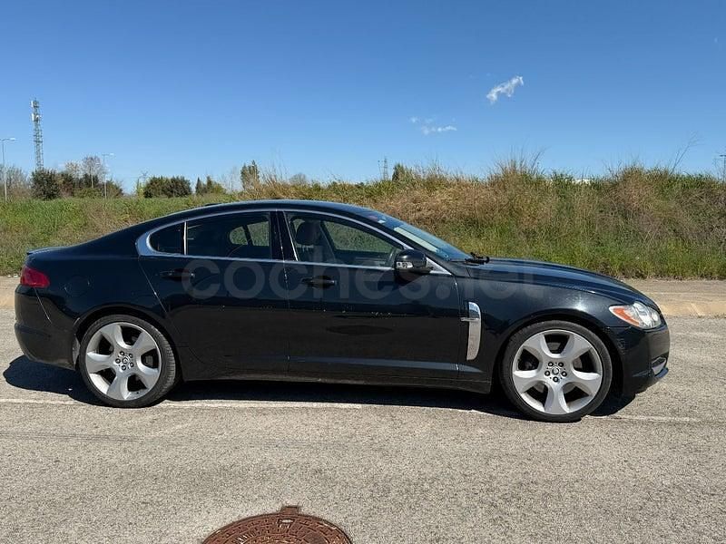 Usado Jaguar XF 416 CV (305 kW) 2008 Negro Berlina