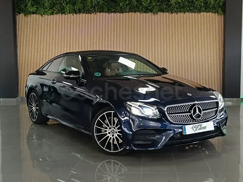 Usado Mercedes E400 333 CV (244 kW) 2018 Azul Coupe