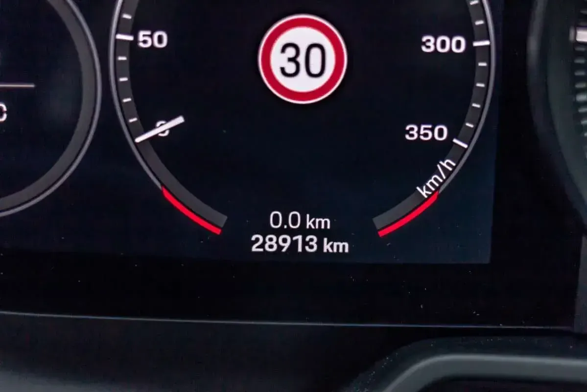 Usado Porsche 992 650 CV (478 kW) 2020 Plateado Coupe