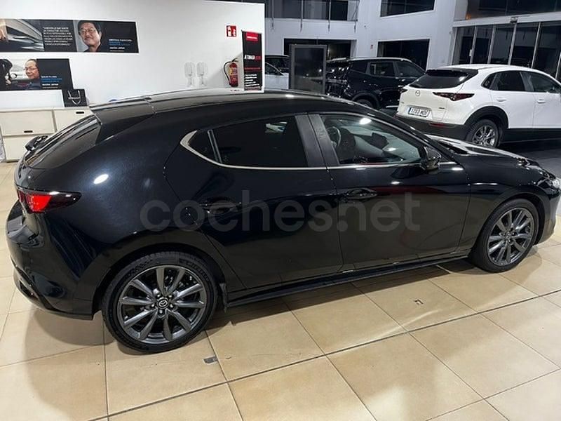 Usado Mazda 3 122 CV (89 kW) 2021 Negro Berlina