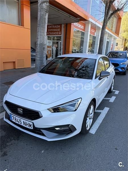 Usado Seat Leon FR 116 CV (85 kW) 2025 Blanco Berlina